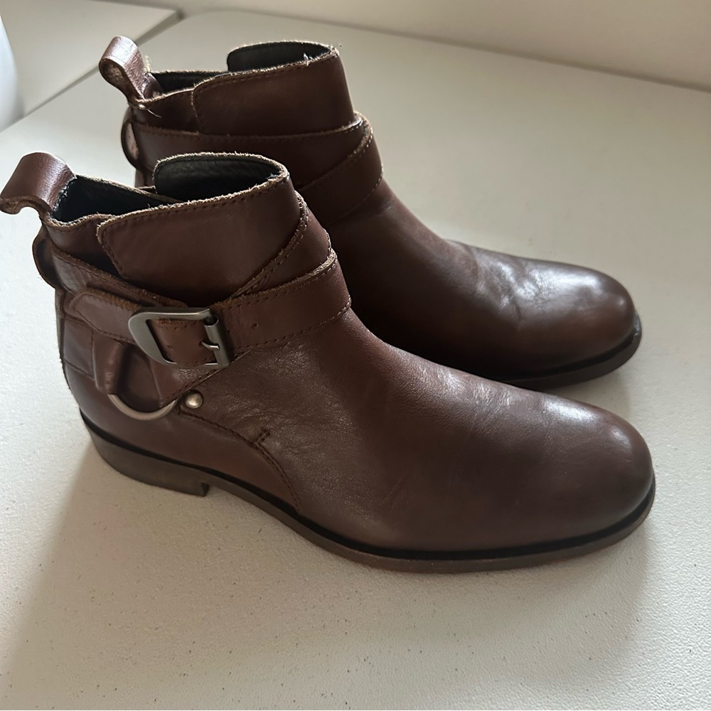 Kenneth Cole men’s ankle leather boots